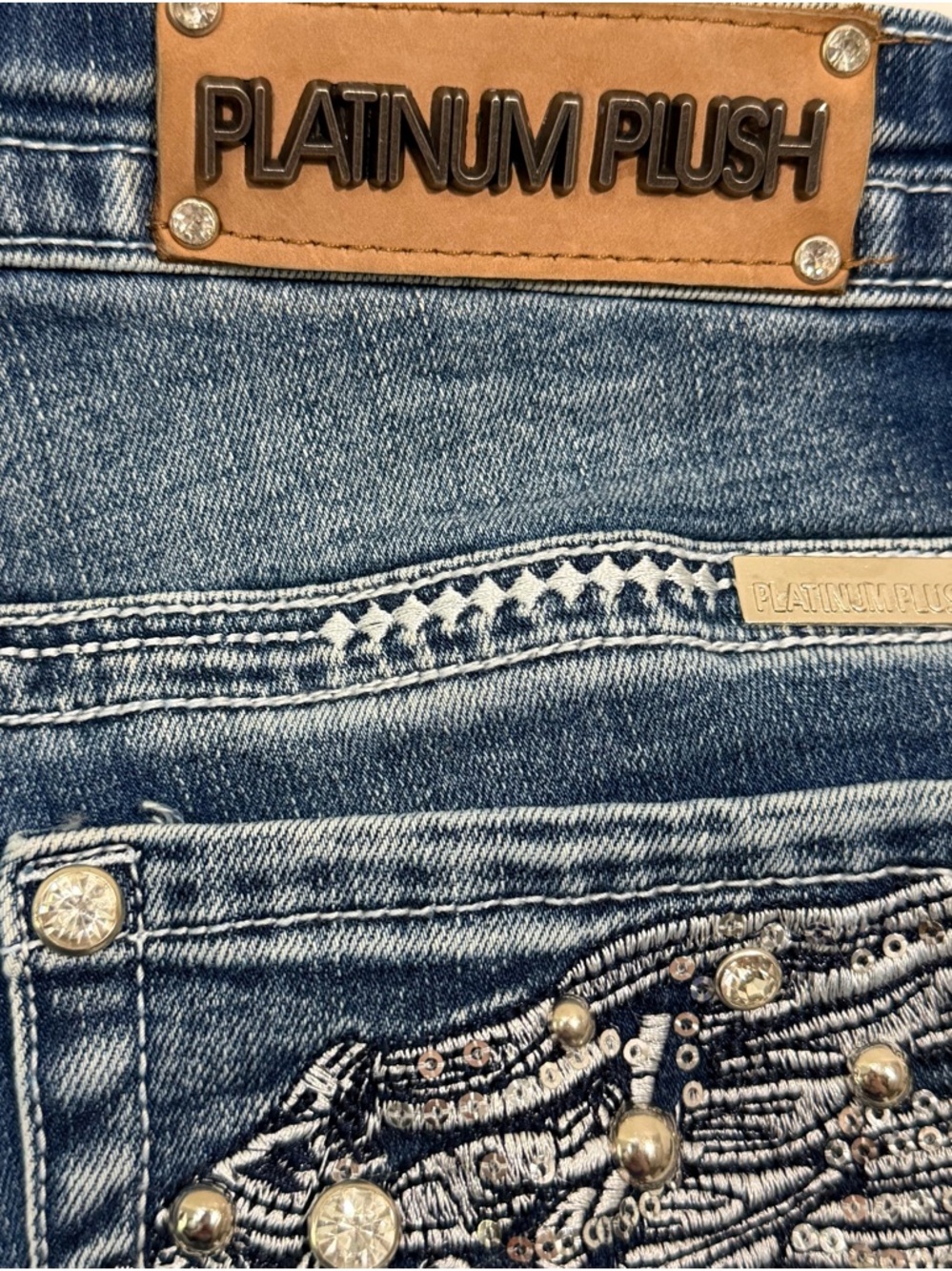 Platinum Plush Denim Jean Shorts XL Studded Wing Bling Y2K Wing Pocket Stretch - Picture 6 of 8